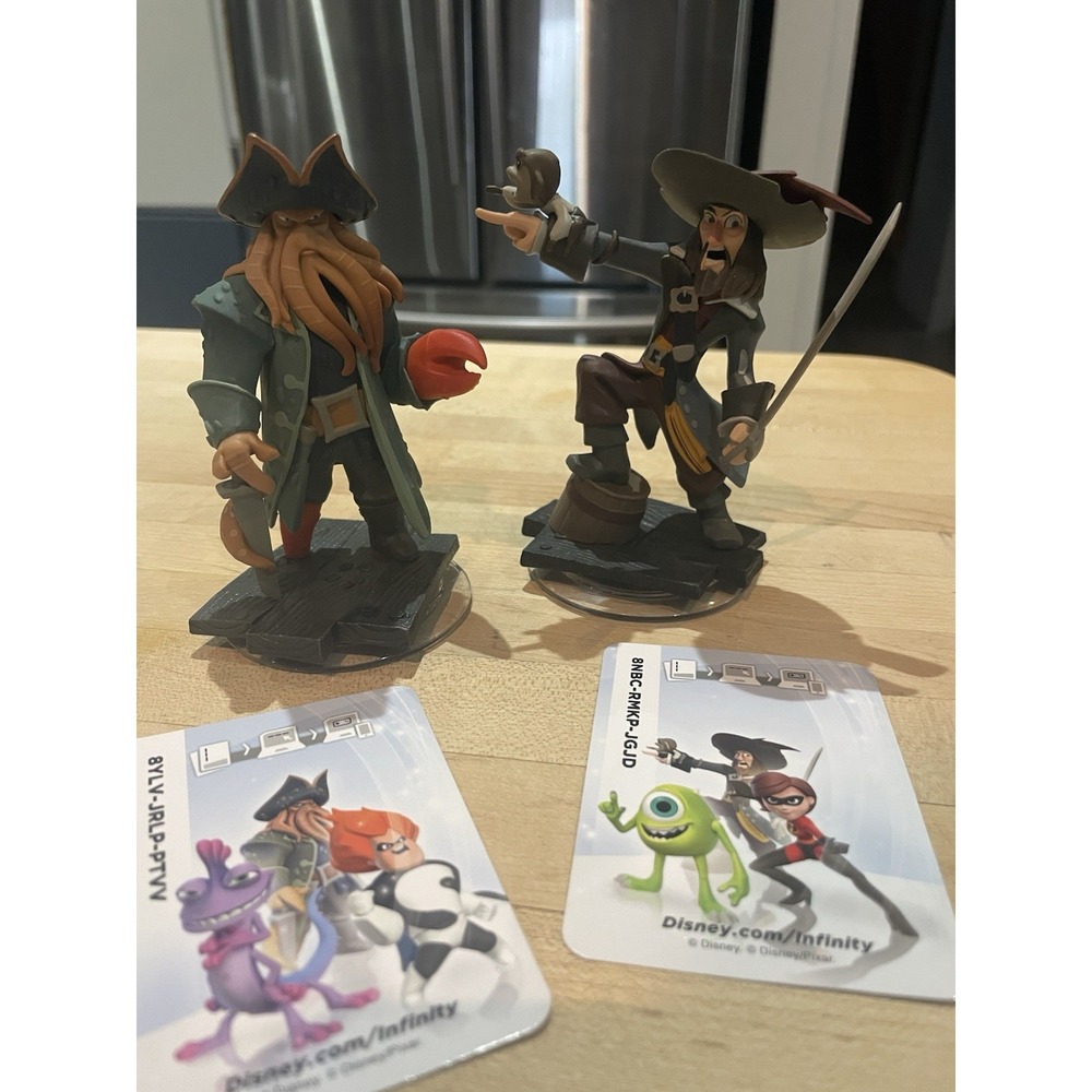 Disney Infinity Pirates of Caribbean Davey Jones & Captain Barbossa With 2 Cards